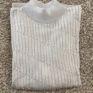 SUE HAN LIGHT GRAY SILK MOCK TURTLE NECK SWEATER